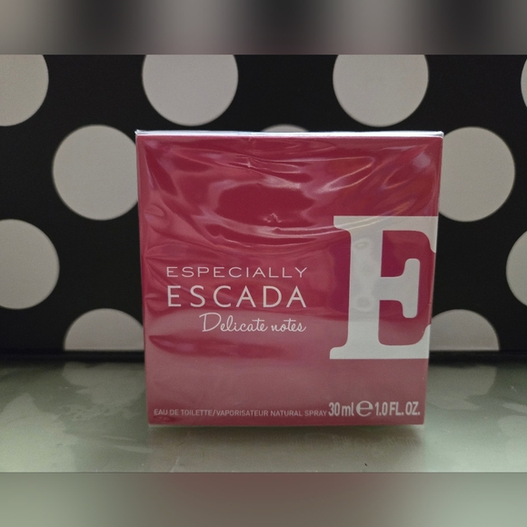 ✨️Especially Escada Delicate Notes EDT✨️ - Picture 2 of 2